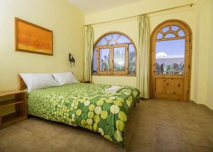 Shams & Dive Centre Hostel