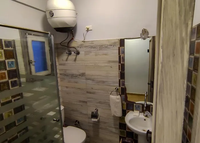 Shams & Dive Centre Hostel