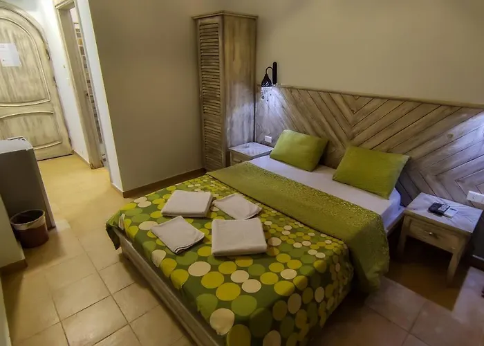 Shams & Dive Centre Hostel