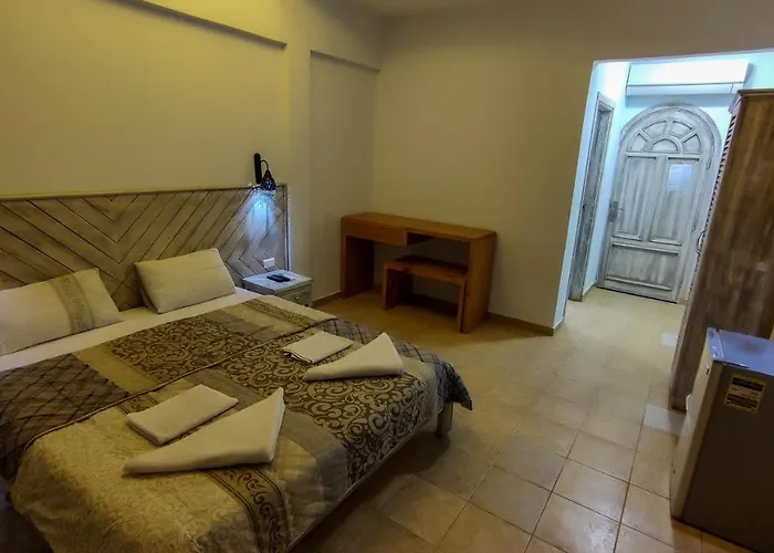 Shams & Dive Centre Hostel *