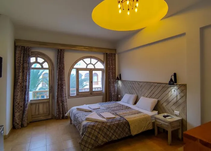 Shams & Dive Centre Hostel