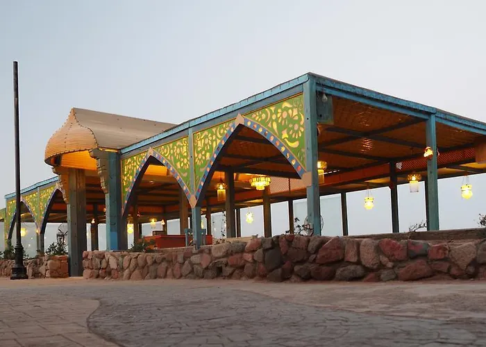 Shams & Dive Centre