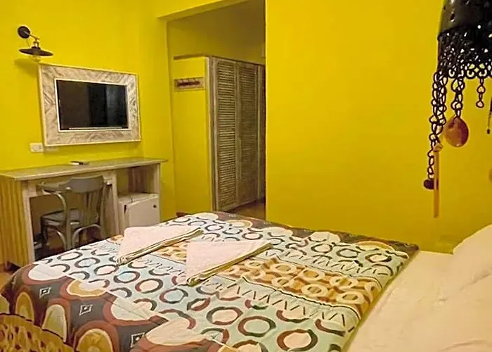 Shams & Dive Centre Hostel *